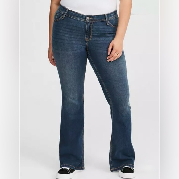 Torrid Feel The Fit Luxe Slim Bootcut Super Stretch Denim Jean Size 14S - Picture 2 of 11